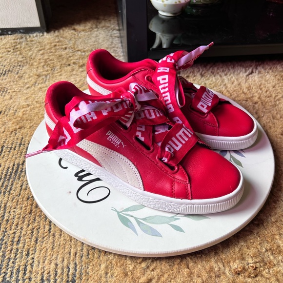 PUMA WOMEN'S BASKET HEART DE
SNEAKERS BOW LACES. - Picture 15 of 17